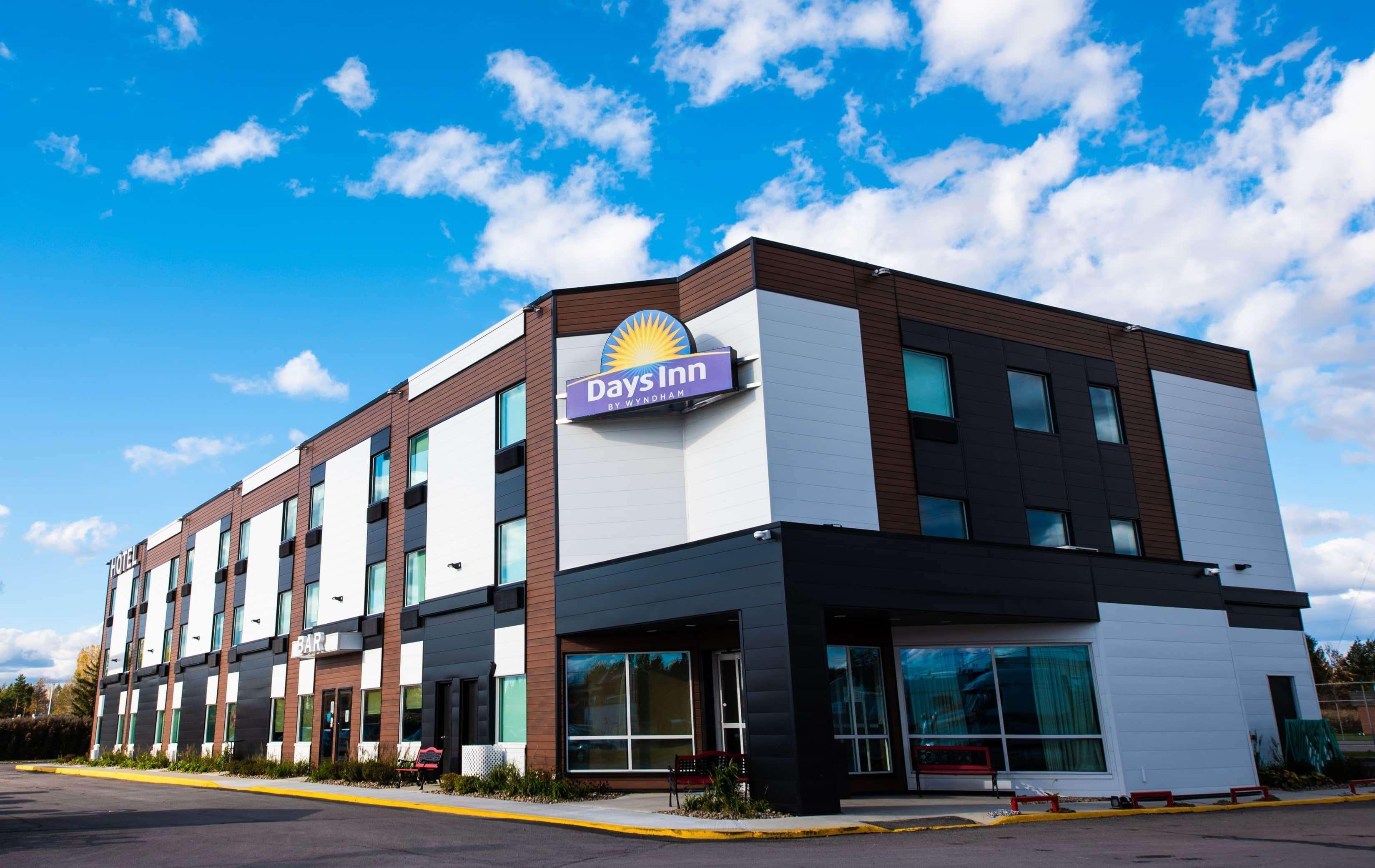 Days Inn By Wyndham Berthierville Exterior foto